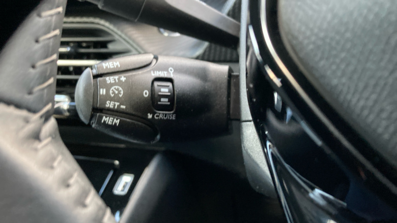 Peugeot 208 1.2 PureTech 100 Allure Premium + 5dr Petrol Hatchback